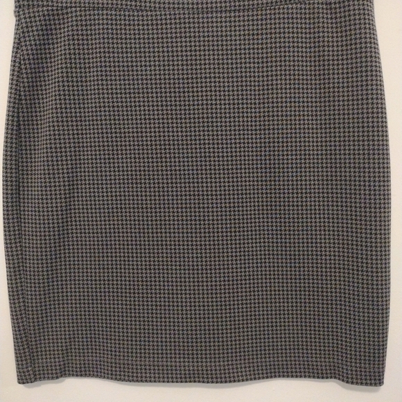 Loft - Houndstooth Pencil Skirt - Picture 4 of 10